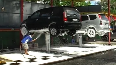Hóa chất trong nước rửa xe có thể khiến người dùng nhiễm độc
